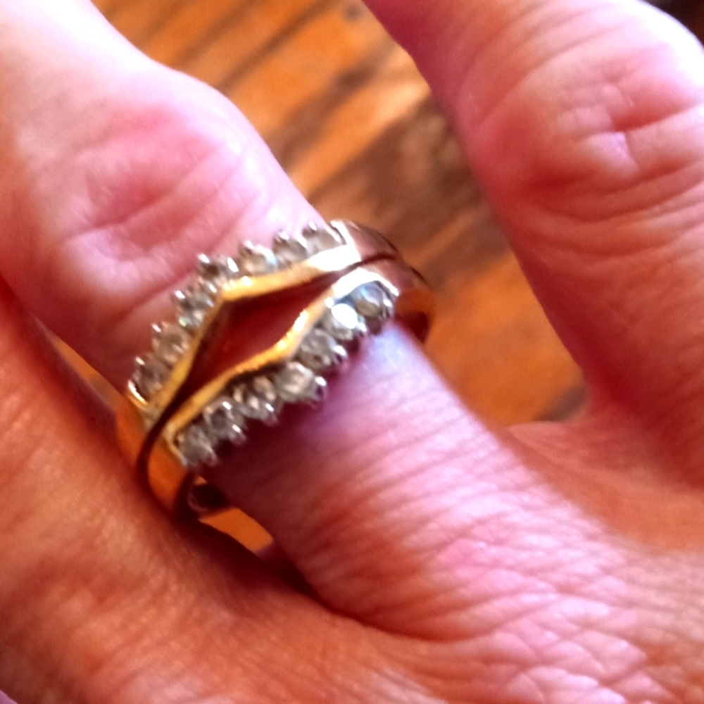 Gold tone diamond style ring Size 6 1/2